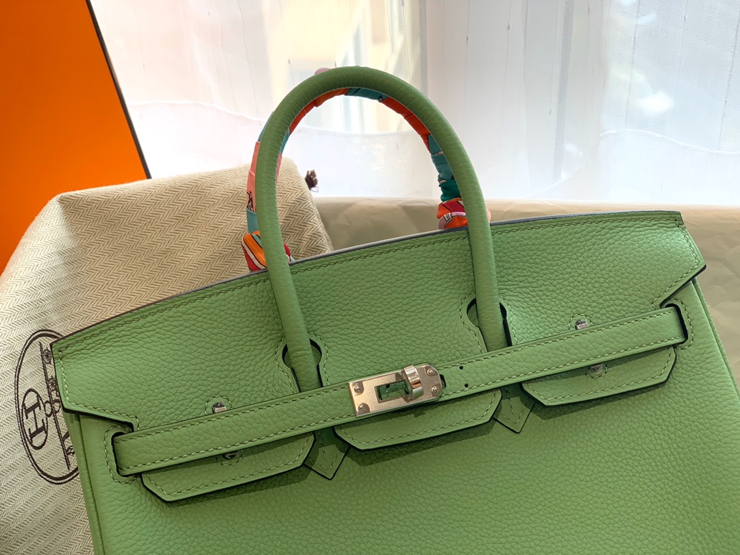 H家 新到现货 25birkin 小牛togo 3i 牛油果绿  今年最火的绿 牛油果绿 超级适合夏天的 美得不行