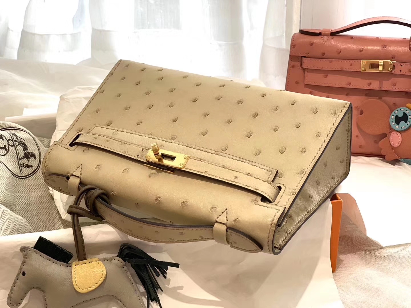 HERMES 3C羊毛白 金扣 鸵鸟皮 22 Kelly pochette一代 手包晚宴包/配上猪鼻子链可当小挎包
