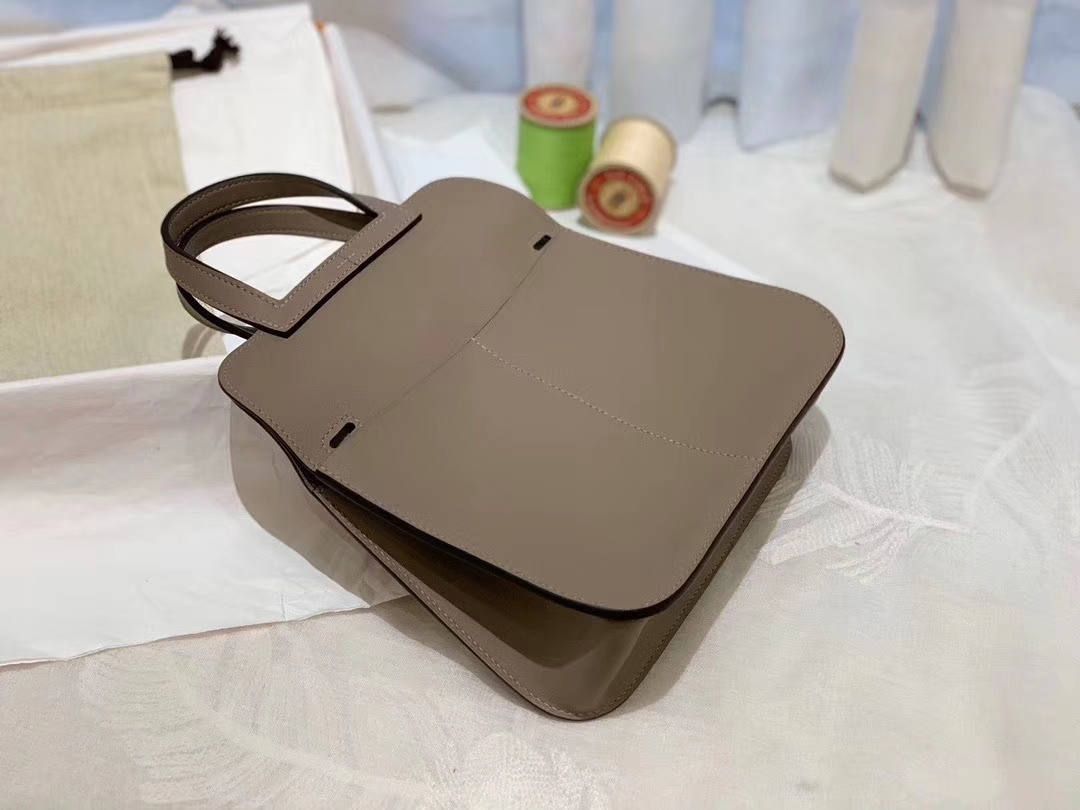 HERMES mini Halzan 肩背设计款 实用 简单 晚宴包 进口swift 皮 M8沥青灰