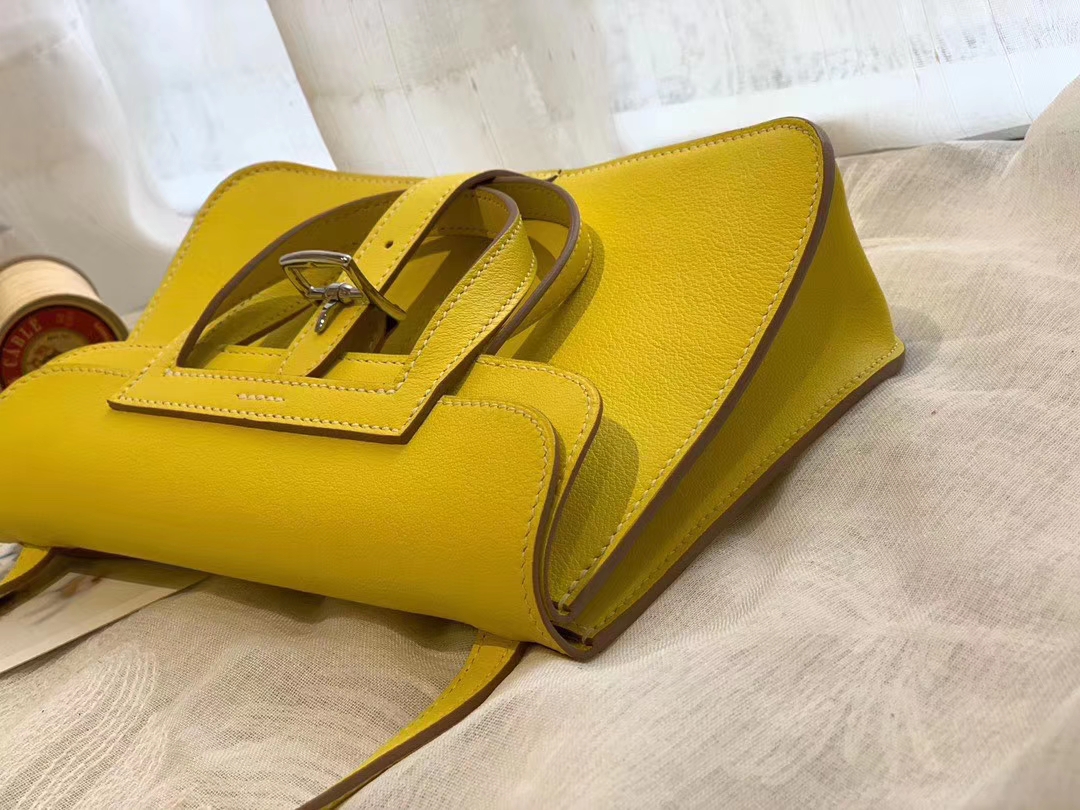HERMES mini Halzan 肩背设计款 实用 简单 晚宴包 进口swift 皮 9R柠檬黄