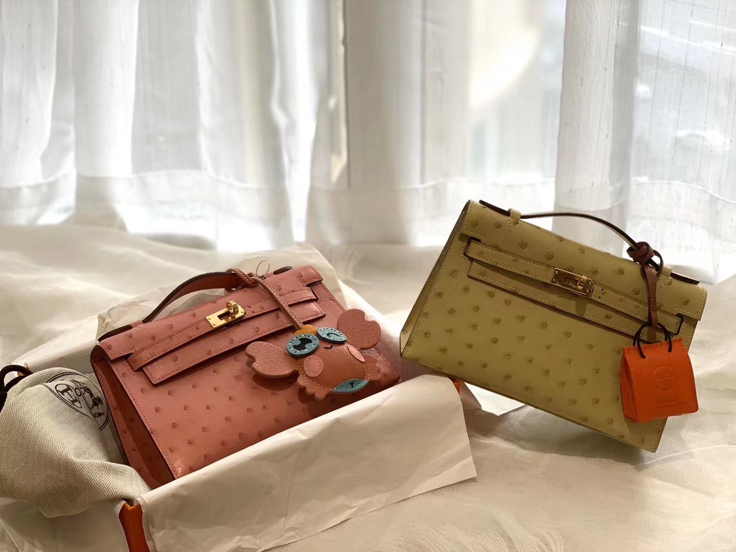 HERMES 温柔的嫩黄色 1Z小鸡黄 金扣 鸵鸟皮 22 Kelly pochette一代 手包晚宴包/配上猪鼻子链可当小挎包
