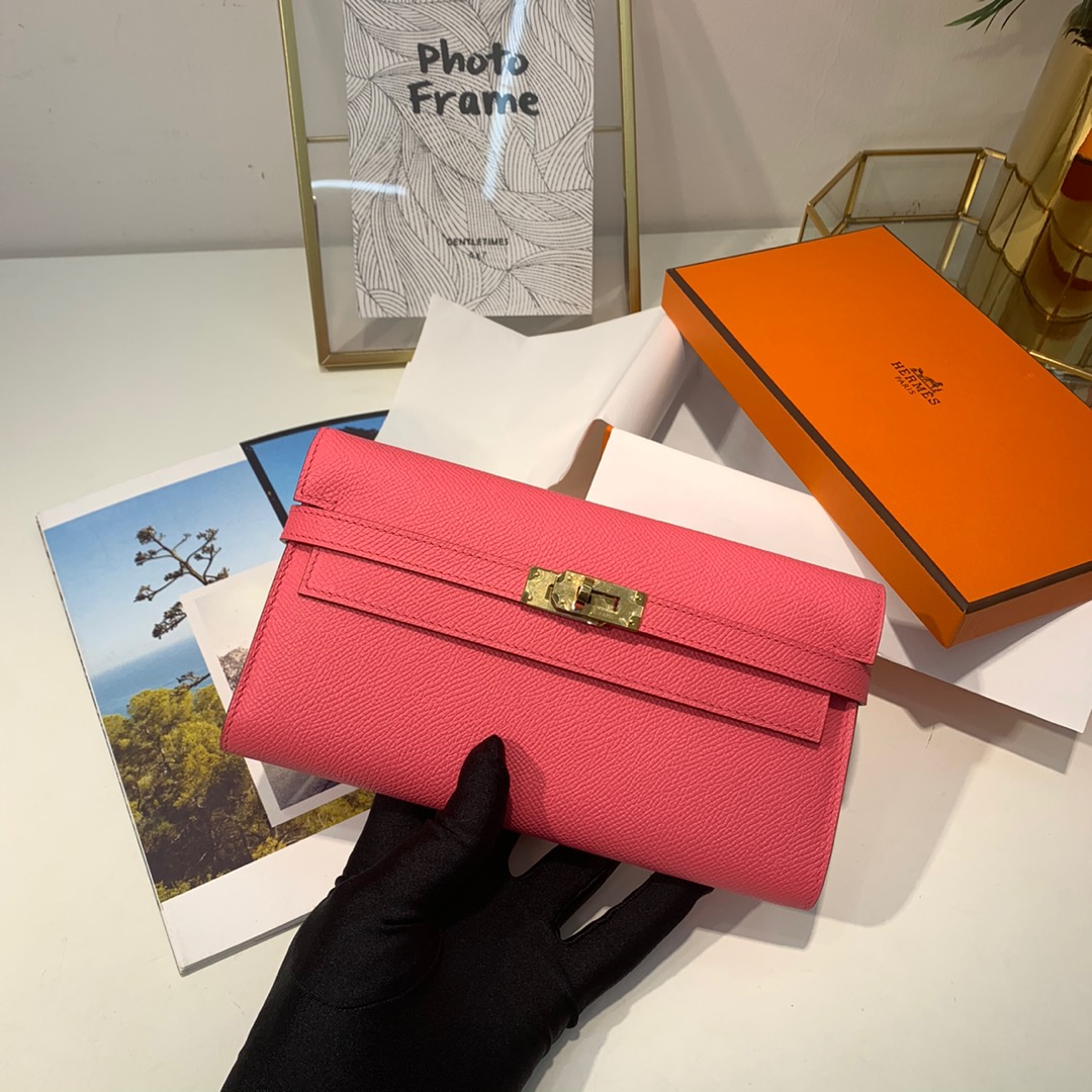 HERMES epsom 皮 8W 唇膏粉 金扣 Kelly经典钱包 搭配猪鼻子长项链 秒变小斜挎包