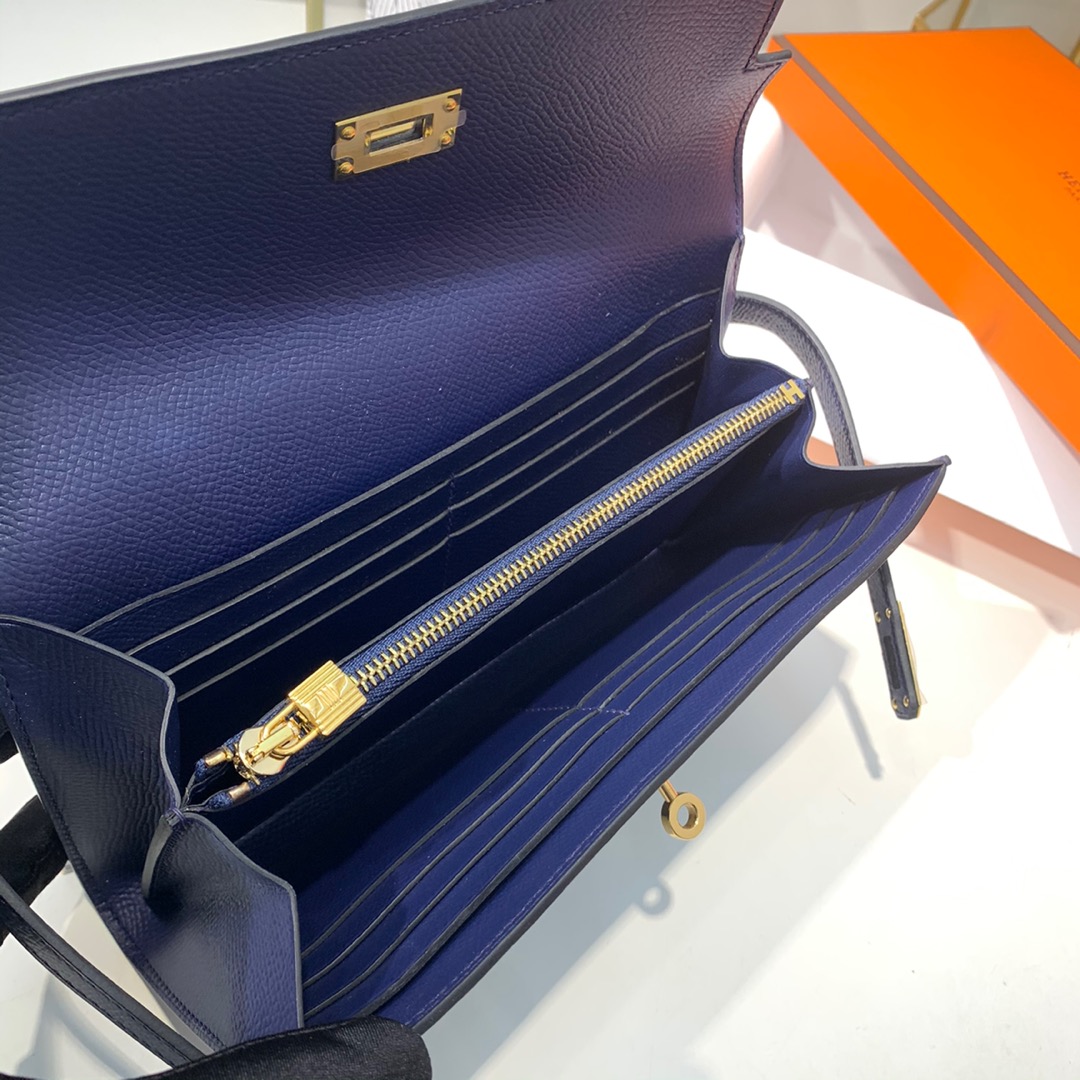 HERMES epsom 皮 73 宝石蓝 金扣 Kelly经典钱包 颜值与实用并存的钱包 搭配猪鼻子长项链 秒变小斜挎包
