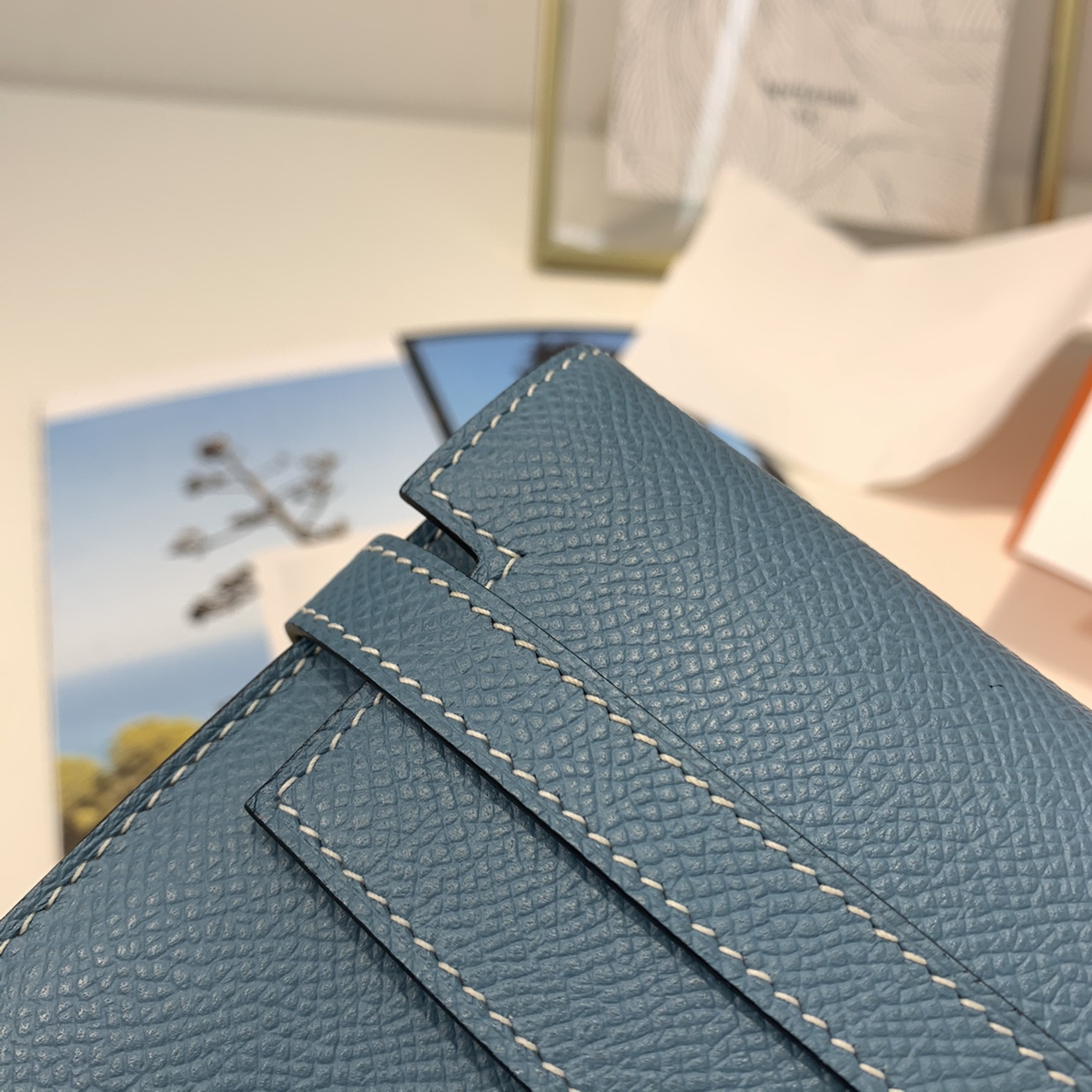 HERMES epsom 皮 75 牛仔蓝 金扣 Kelly经典钱包 搭配猪鼻子长项链 秒变小斜挎包