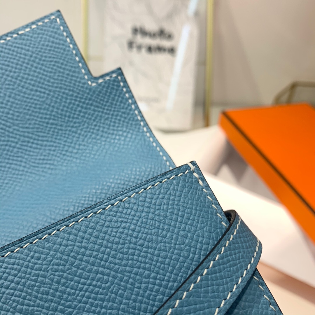 HERMES epsom 皮 75 牛仔蓝 金扣 Kelly经典钱包 搭配猪鼻子长项链 秒变小斜挎包
