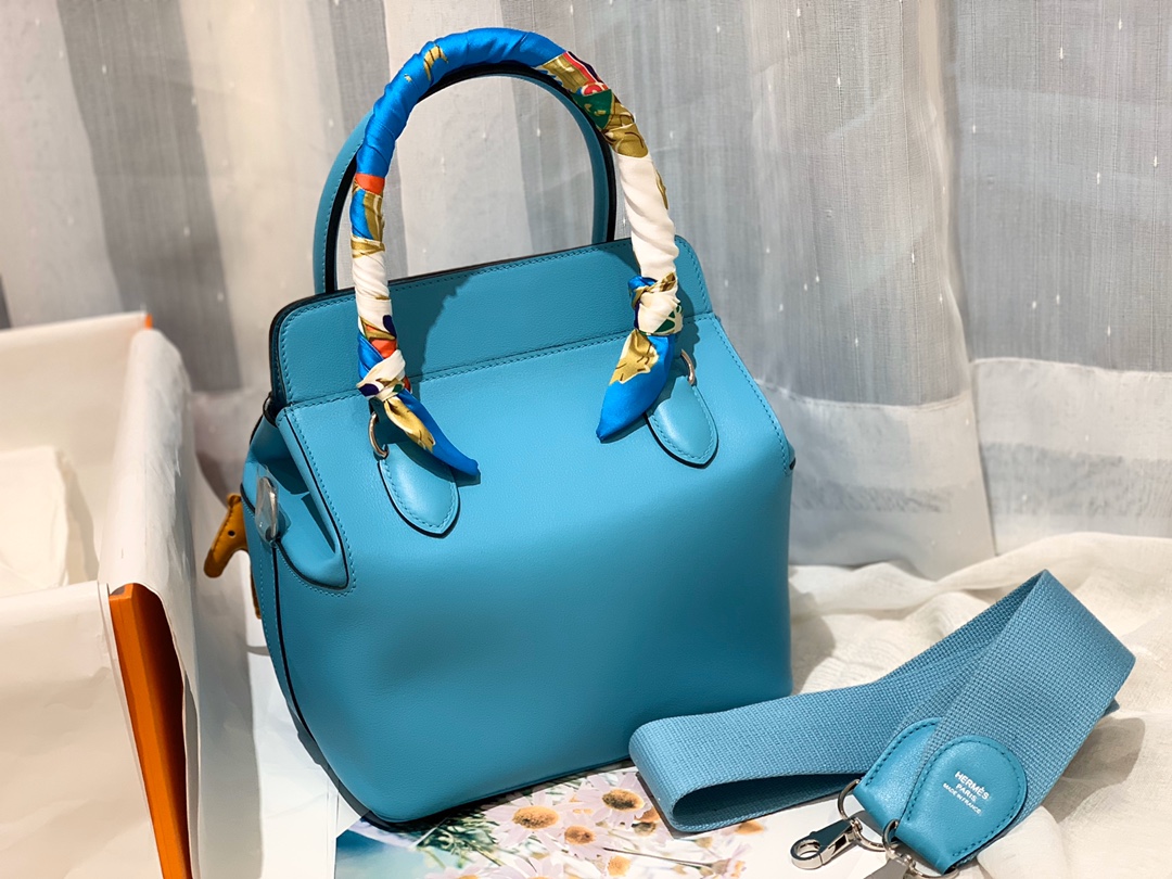 HERMES 20 toolbox 牛奶盒 工具盒 一款中性有趣的包 中间采用轻便的金属旋转设计 无需拉链 简单方便  巨能装 swift   北方蓝 银扣