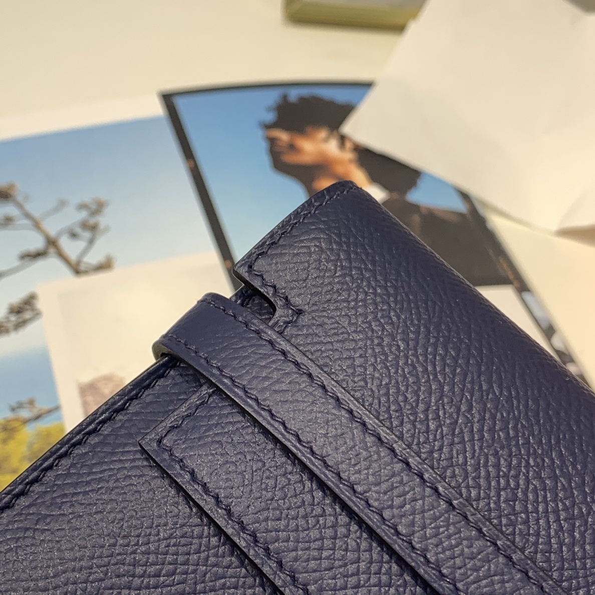 HERMES epsom 皮 73 宝石蓝 金扣 Kelly经典钱包 颜值与实用并存的钱包 搭配猪鼻子长项链 秒变小斜挎包