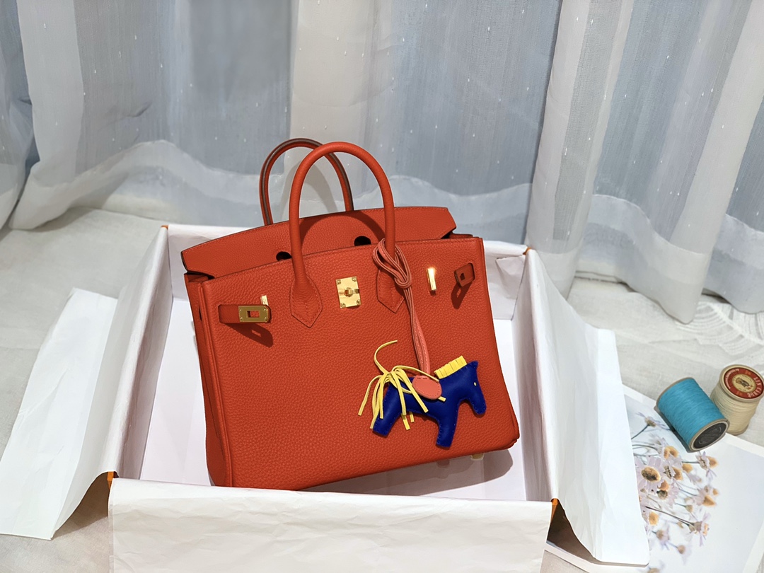 爱马仕香港官网 新到现货 25birkin 小牛togo皮 S3 心红色 金银扣