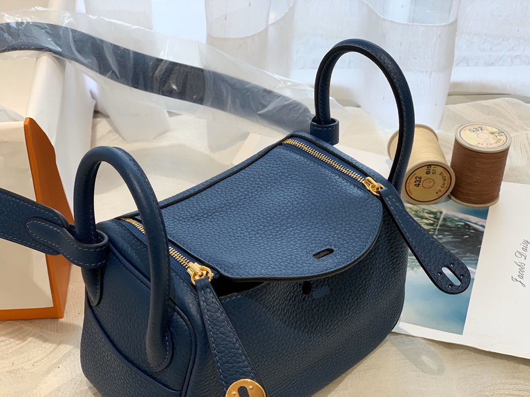 爱马仕女包价格 Mini Lindy  tc S4 深邃蓝 金银扣 小小包大容量 ，日常出街妥妥的
