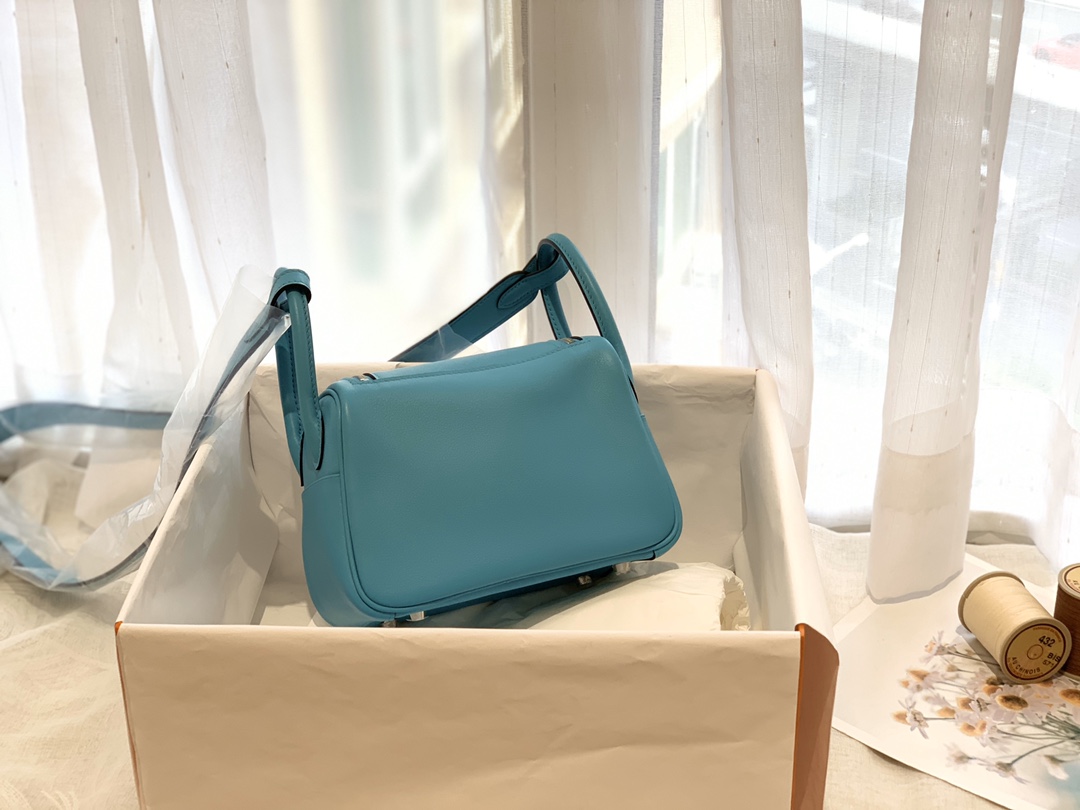 HERMES 爱马仕女包批发 Mini Lindy swift P3 北方蓝 银扣 小小包大容量
