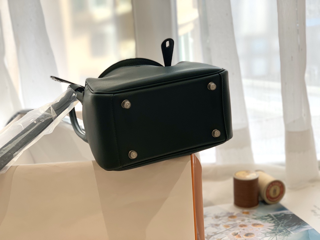Hermes爱马仕中国官网 Mini Lindy swift  6O 松柏绿 金银扣 小小包大容量