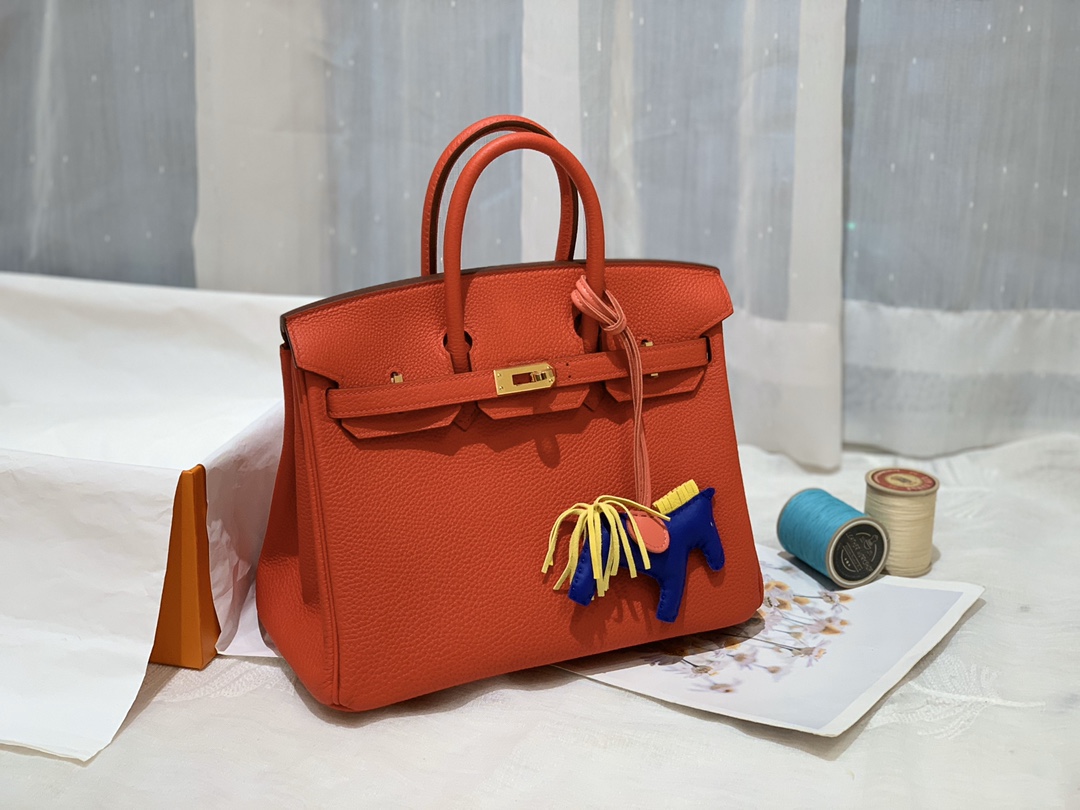 爱马仕香港官网 新到现货 25birkin 小牛togo皮 S3 心红色 金银扣