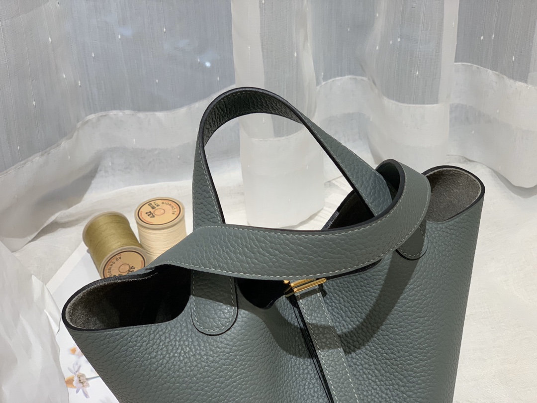 爱马仕女包价格 18菜蓝子picotin.进口TC皮 63 杏绿 金银扣