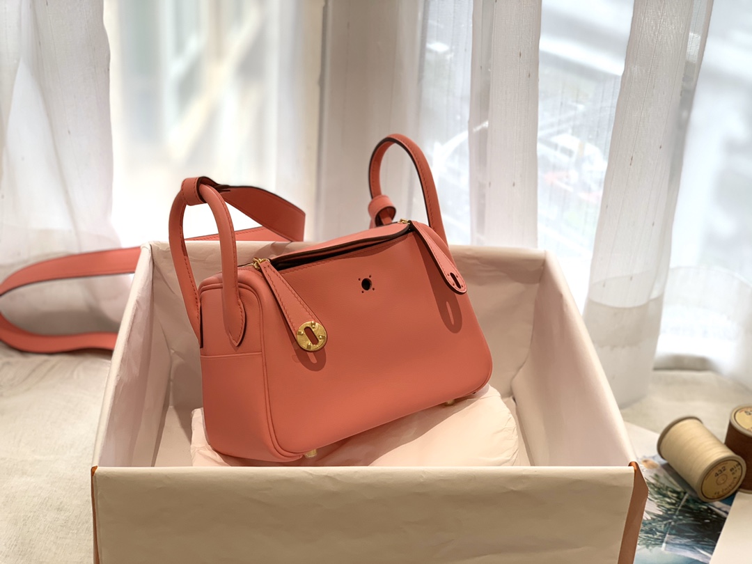 Hermes爱马仕中国官网 Mini Lindy swift k4 夏日粉 金银扣 小小包大容量