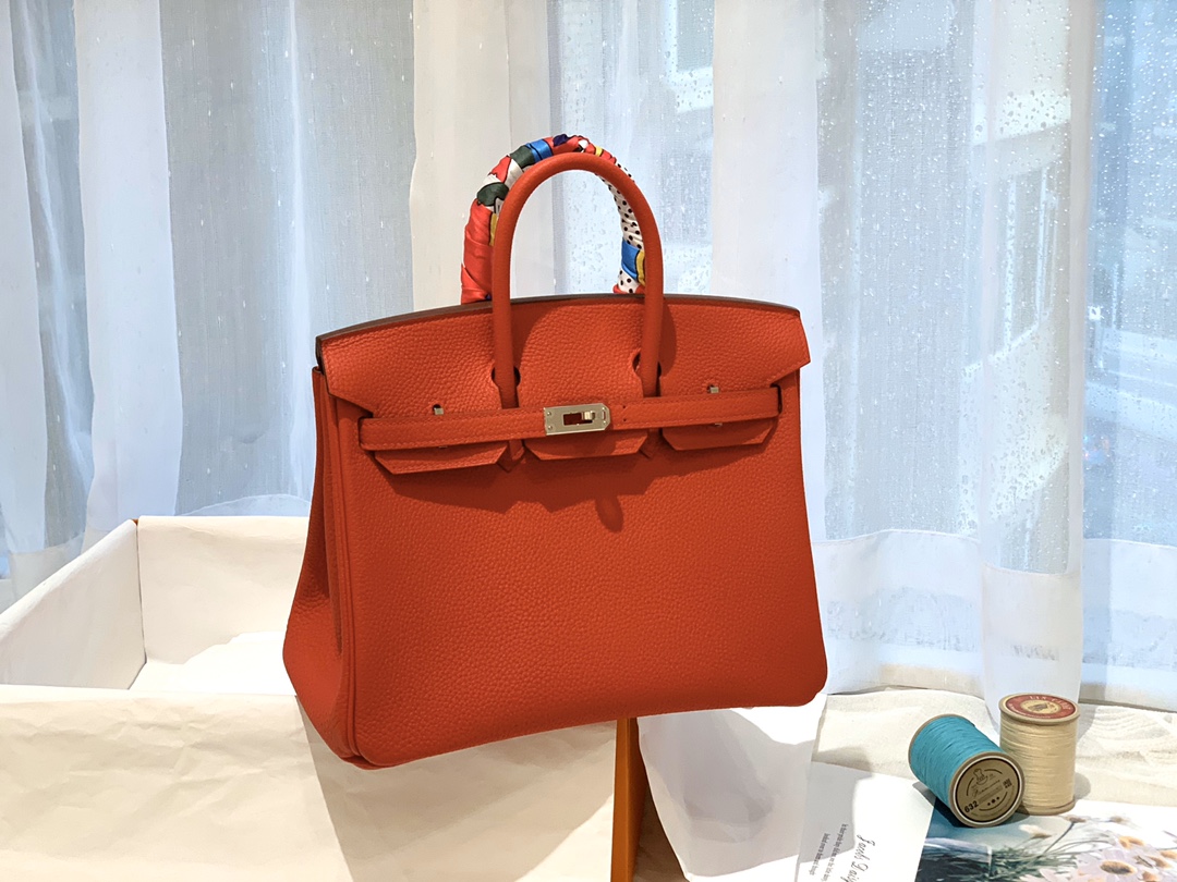 爱马仕香港官网 新到现货 25birkin 小牛togo皮 S3 心红色 金银扣