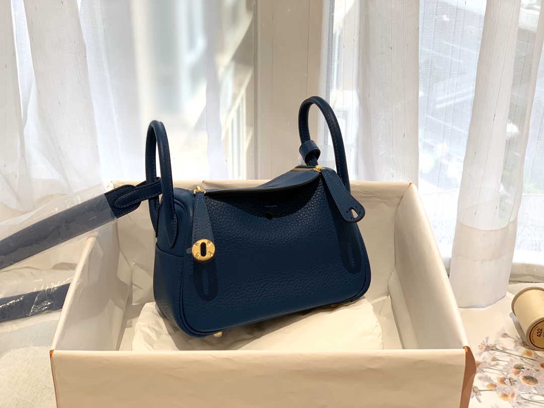爱马仕女包价格 Mini Lindy  tc S4 深邃蓝 金银扣 小小包大容量 ，日常出街妥妥的