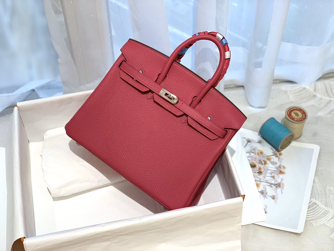爱马仕包包批发 新到现货 25birkin 小牛togo皮 E5玫红 金银扣