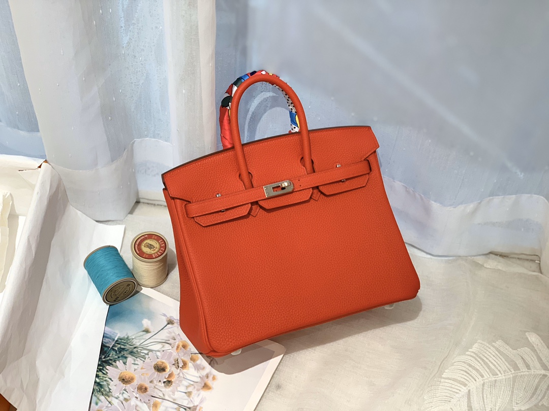 爱马仕香港官网 新到现货 25birkin 小牛togo皮 S3 心红色 金银扣