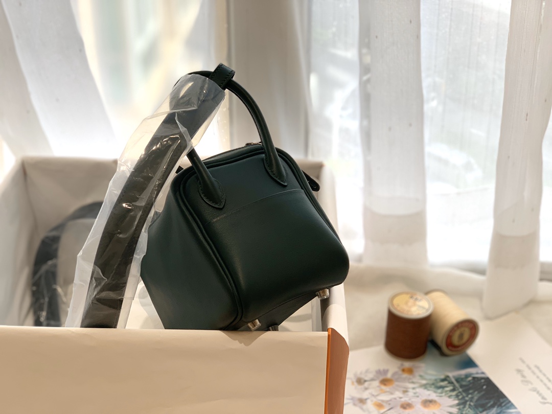 Hermes爱马仕中国官网 Mini Lindy swift  6O 松柏绿 金银扣 小小包大容量