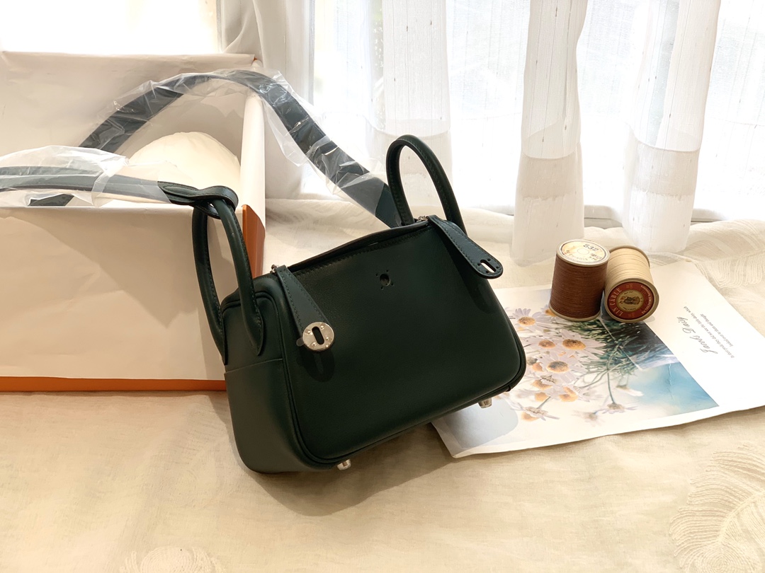 Hermes爱马仕中国官网 Mini Lindy swift  6O 松柏绿 金银扣 小小包大容量