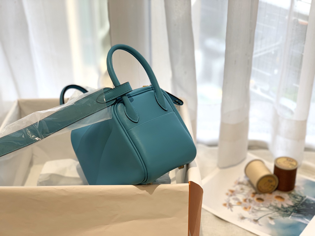 HERMES 爱马仕女包批发 Mini Lindy swift P3 北方蓝 金扣 小小包大容量