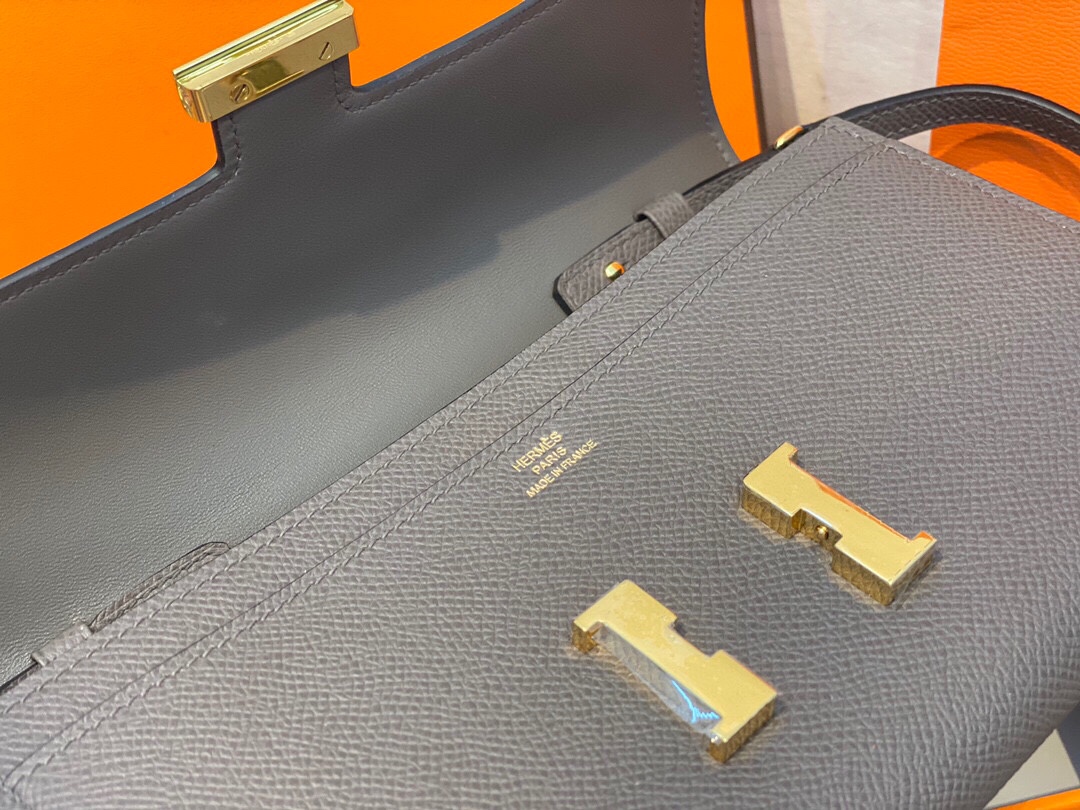 HERMES 爱马仕香港官网 Constance to go 细节图来咯[哇] 配专柜同款包装 一切给你zp即视感～ epsom皮 8F 铁灰 金扣