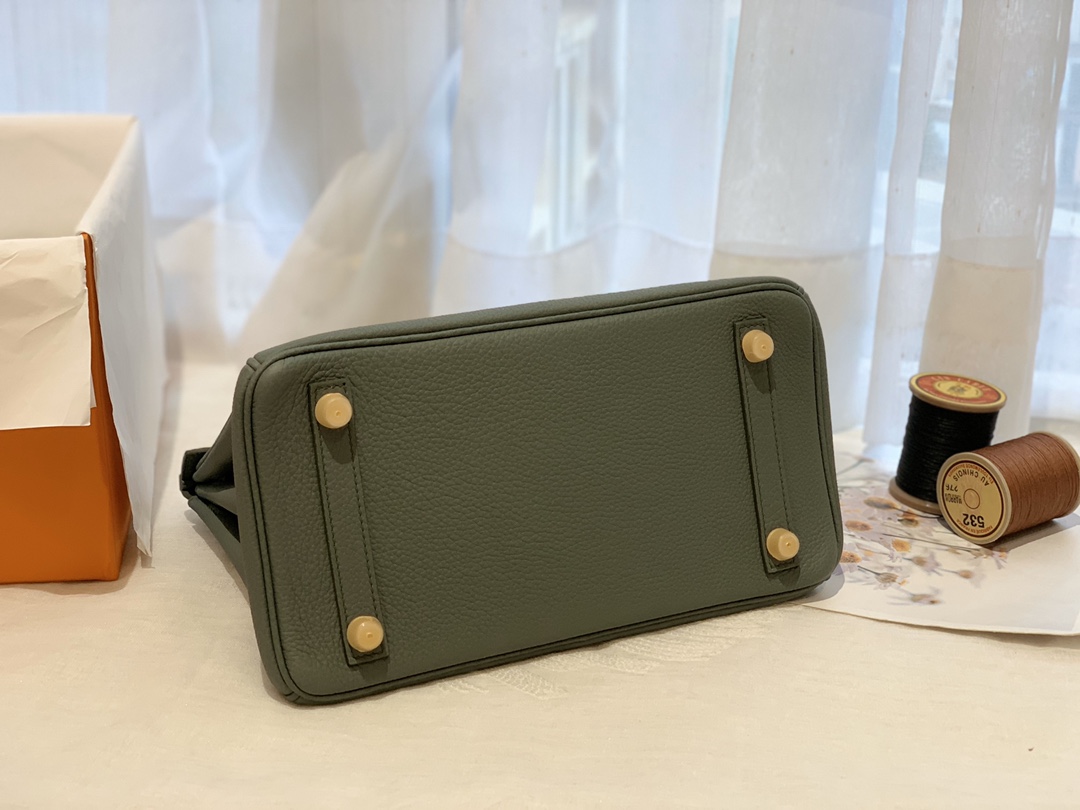 爱马仕Hermes中国官网 新到现货 25birkin togo皮 63 杏绿 金银扣