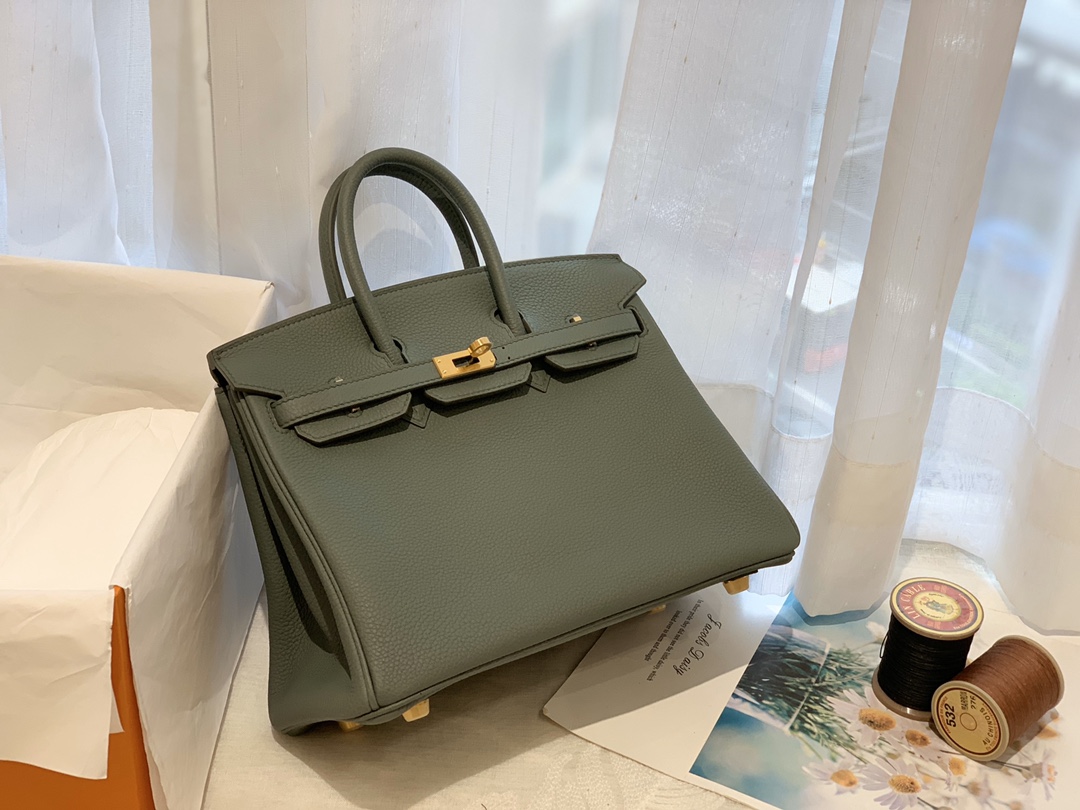 爱马仕Hermes中国官网 新到现货 25birkin togo皮 63 杏绿 金银扣
