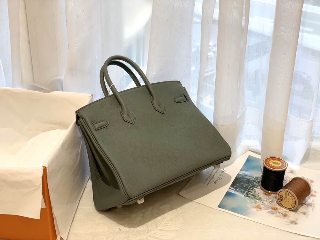 爱马仕Hermes中国官网 新到现货 25birkin togo皮 63 杏绿 金银扣