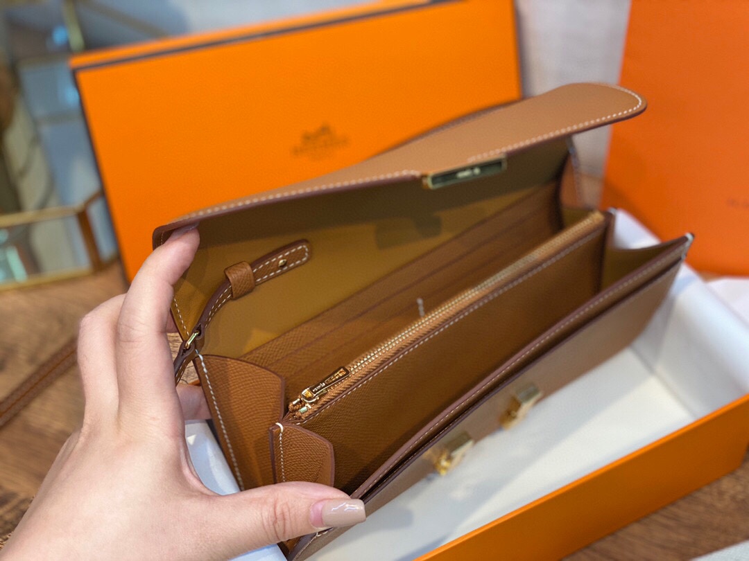 HERMES 爱马仕香港官网 Constance to go 细节图来咯[哇] 配专柜同款包装 一切给你zp即视感～ epsom皮 金棕 金扣