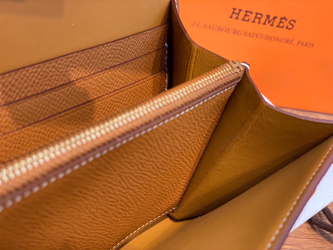 HERMES 爱马仕香港官网 Constance to go 细节图来咯[哇] 配专柜同款包装 一切给你zp即视感～ epsom皮 金棕 金扣