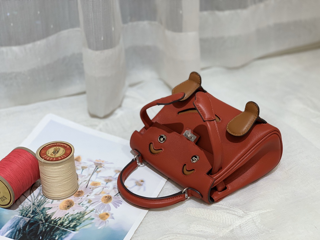 爱马仕Hermes Kelly doll 超Q萌的千禧娃娃 S5番茄红/37金棕 银扣